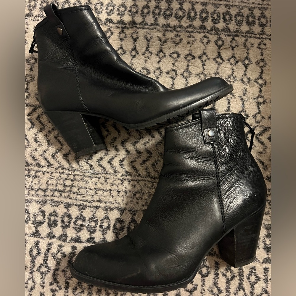 Stuart Weitzman Black Leather Ankle Boots
